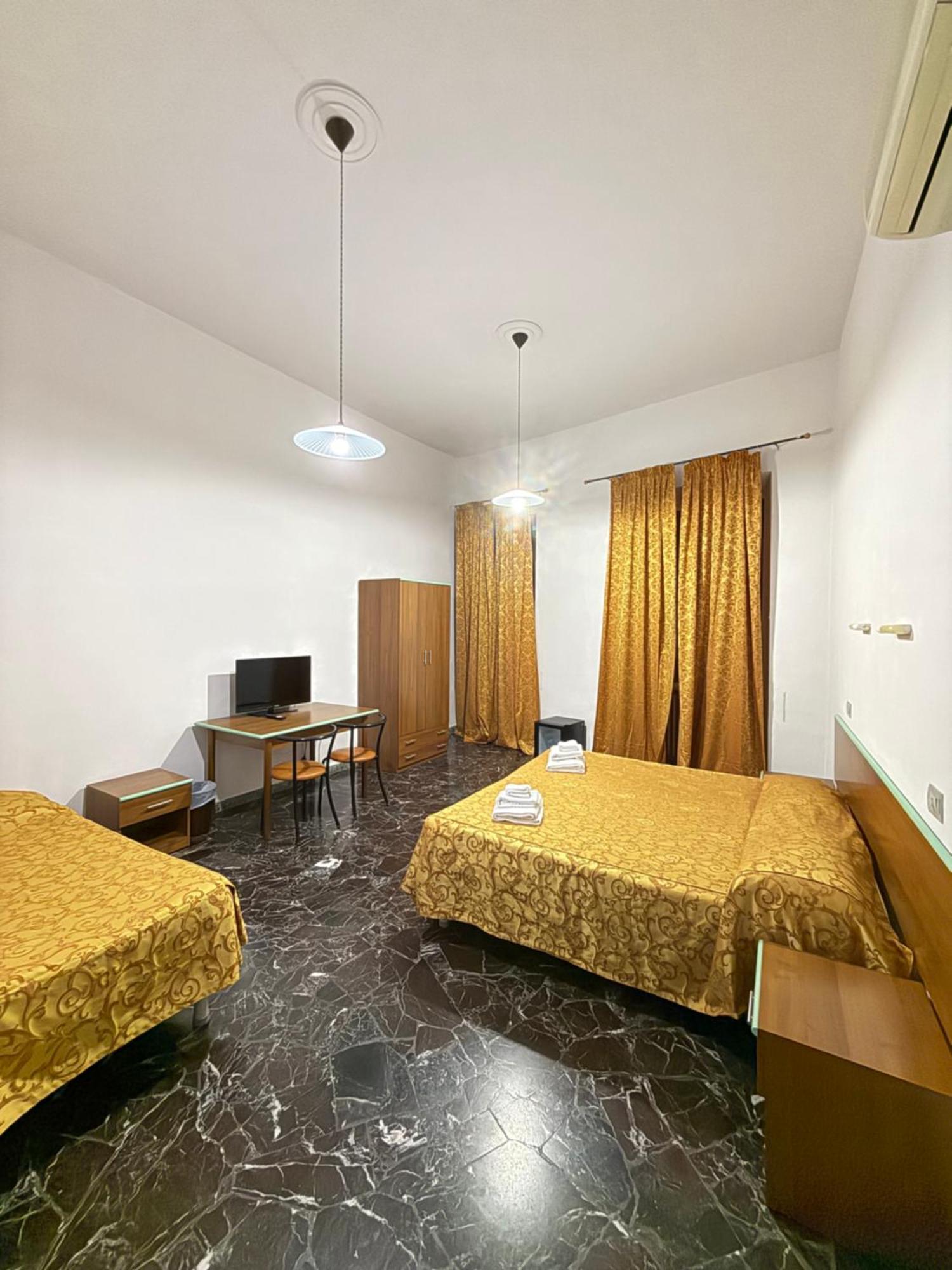 โรงแรมมอนทรีออล ฟลอเรนซ์ ภายนอก รูปภาพ